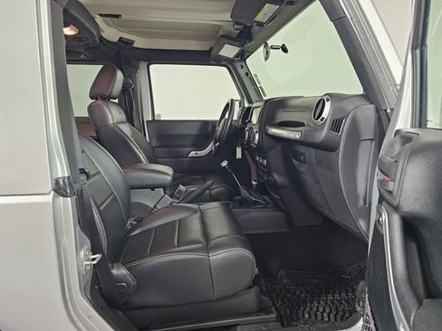 Used 2012 Jeep Wrangler Sahara w/ Connectivity Group image 12