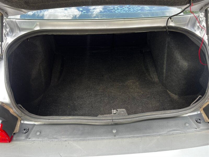 Used 2013 Dodge Challenger SXT Plus RWD image 17