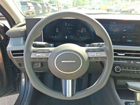 Used 2025 Hyundai Sonata SE FWD image 19