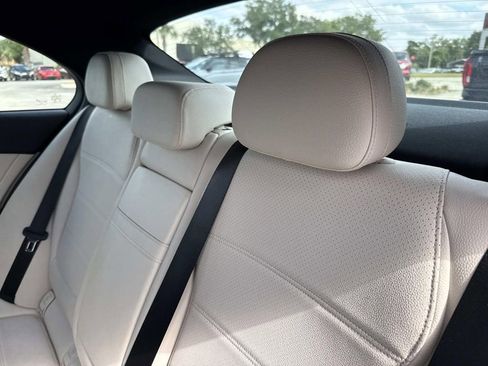 Used 2022 Mercedes-Benz C 300 4MATIC Sedan w/ Exclusive Trim Package image 13