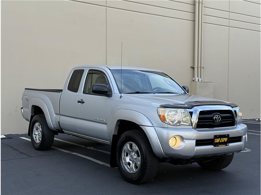Used 2006 Toyota Tacoma PreRunner RWD image 2