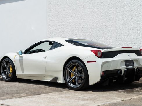 Used 2015 Ferrari 458 Speciale Coupe RWD image 4