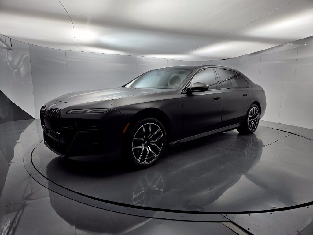 Certified 2023 BMW 760i xDrive AWD/4WD image 6