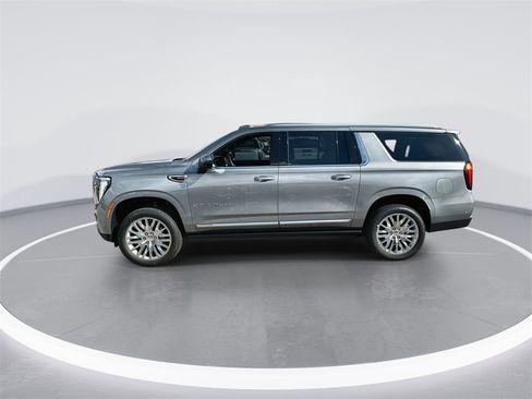 New 2026 GMC Yukon XL Denali w/ Sun & Power Step Package image 5