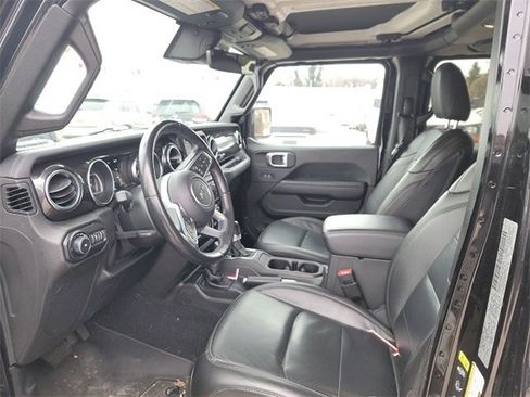 Used 2020 Jeep Wrangler Unlimited Sahara image 9