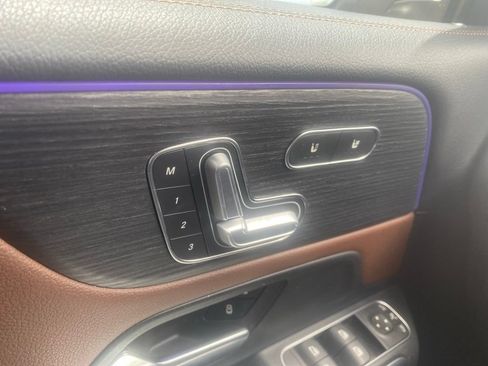 Used 2020 Mercedes-Benz GLB 250 image 8