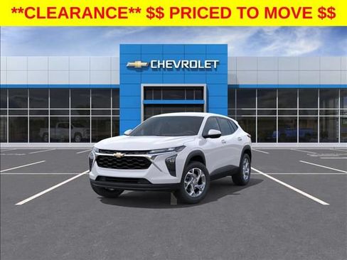 New 2026 Chevrolet Trax LS w/ LS Convenience Package FWD image 8