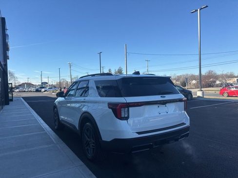 Used 2025 Ford Explorer ST-Line w/ Premium Package image 5