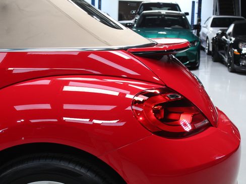 Used 2014 Volkswagen Beetle TDI FWD image 15