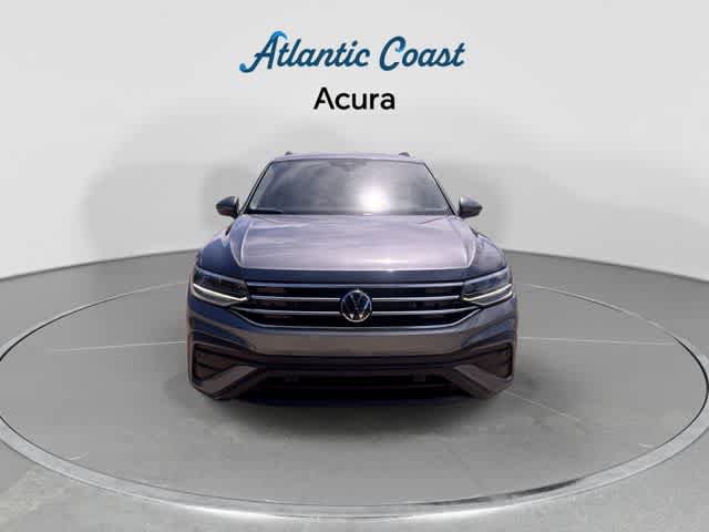 Used 2024 Volkswagen Tiguan SE FWD image 3