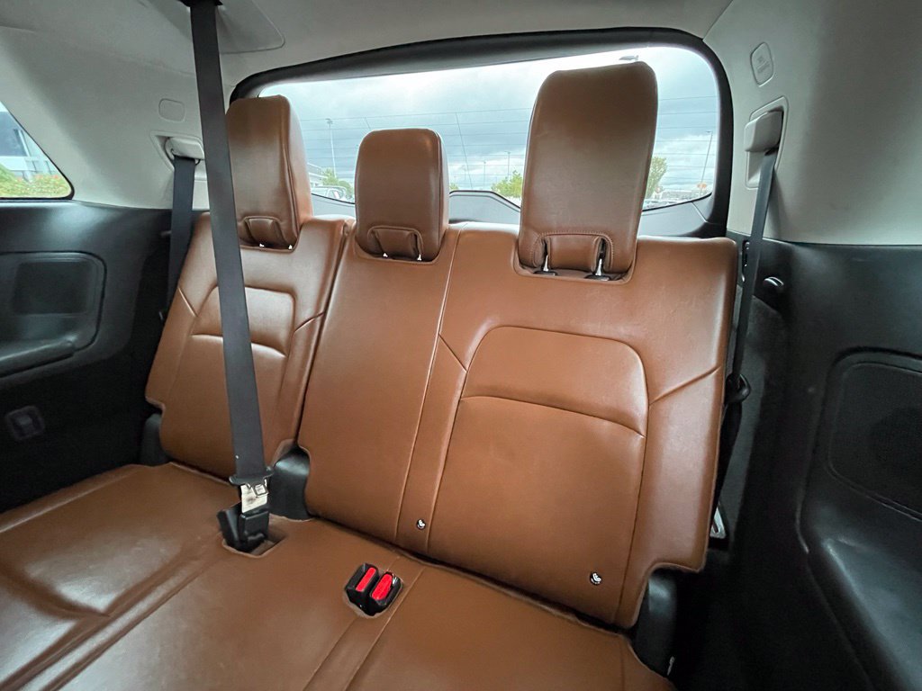 Used 2023 Nissan Pathfinder Platinum w/ Black Appearance Package FWD image 28