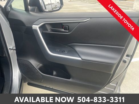 Used 2021 Toyota RAV4 LE image 19