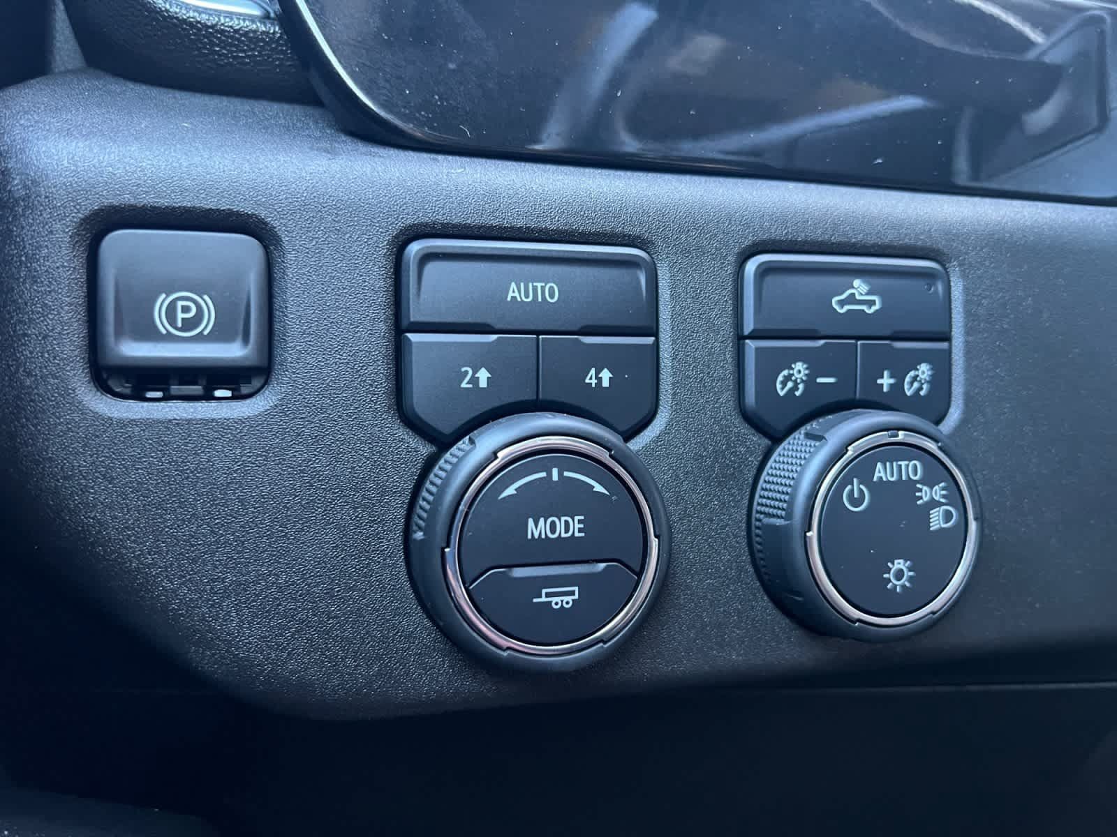Used 2024 Chevrolet Silverado 1500 LT AWD/4WD image 15