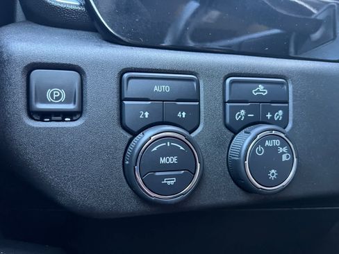Used 2024 Chevrolet Silverado 1500 LT AWD/4WD image 15