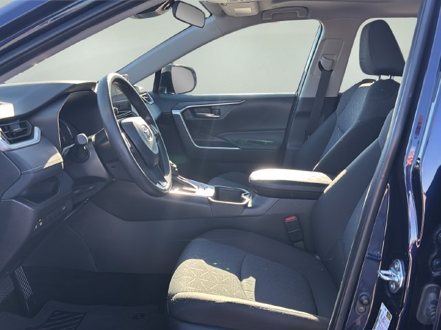 Used 2025 Toyota RAV4 XLE w/ Convenience Package FWD image 17