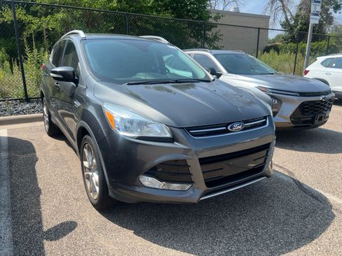 Used 2016 Ford Escape Titanium w/ Canadian Touring Package FWD image 2