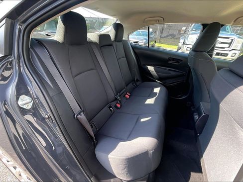 Used 2025 Toyota Corolla LE FWD image 31