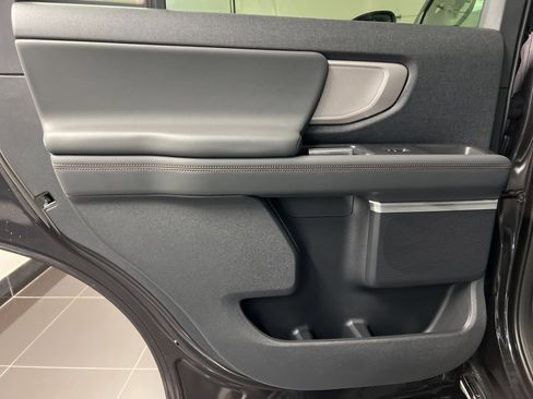 New 2025 Ford Expedition Active image 38