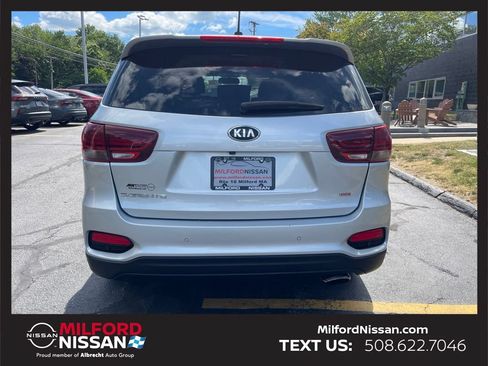 Used 2020 Kia Sorento LX w/ LX I4 Convenience Package AWD/4WD image 4