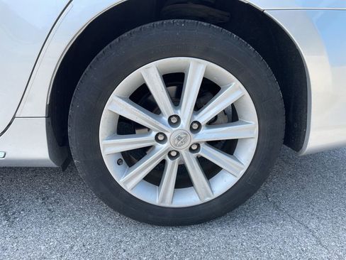 Used 2014 Toyota Camry XLE w/ Leather Package image 19