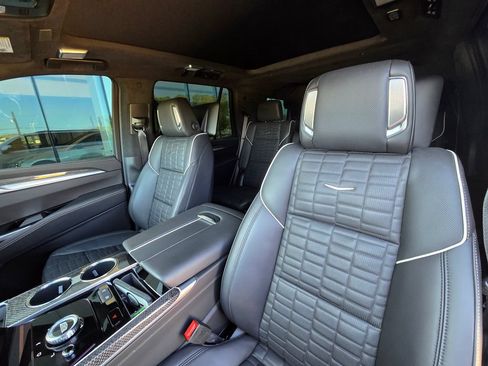 Used 2025 Cadillac Escalade V w/ LPO, Floor Liner Package AWD/4WD image 15