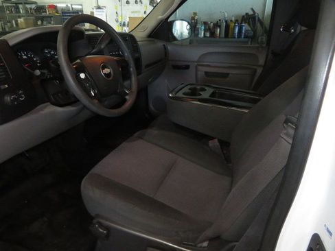 Used 2013 Chevrolet Silverado 1500 W/T image 18