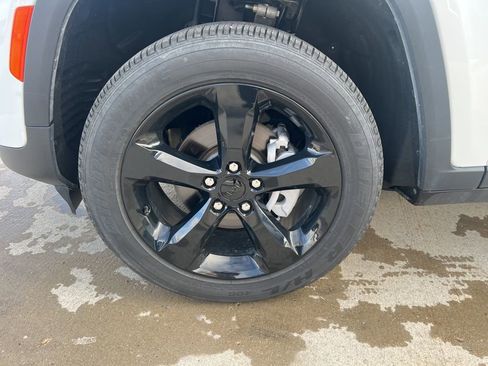 New 2025 Jeep Grand Cherokee Altitude AWD/4WD image 13