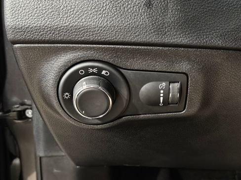 Used 2018 Jeep Compass Sport w/ Tech Group image 24