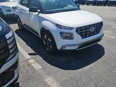 Certified 2023 Hyundai Venue Limited FWD image 1