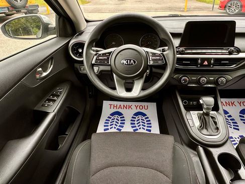 Used 2020 Kia Forte LXS FWD image 23