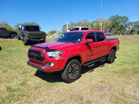 Used 2021 Toyota Tacoma SR5 AWD/4WD image 4