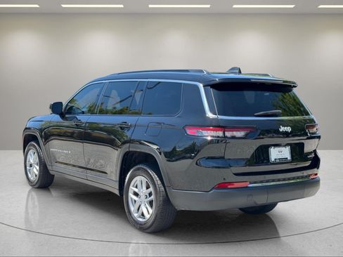 Used 2025 Jeep Grand Cherokee L Laredo RWD image 3