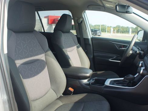 Used 2025 Toyota RAV4 XLE AWD/4WD image 22