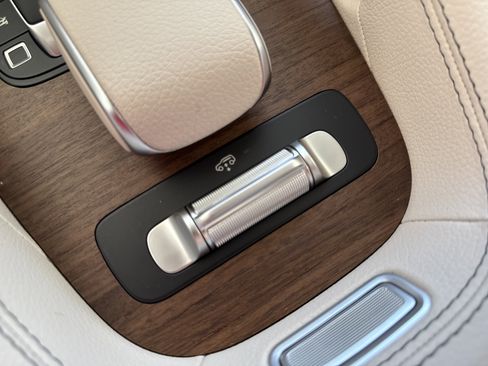 New 2026 Mercedes-Benz GLS 450 4MATIC image 57