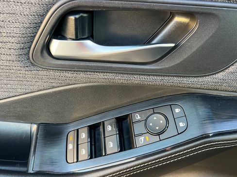 Certified 2023 Nissan Rogue SV image 11