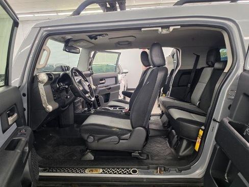 Used 2013 Toyota FJ Cruiser 4WD w/ Trail Teams Special Edition image 29