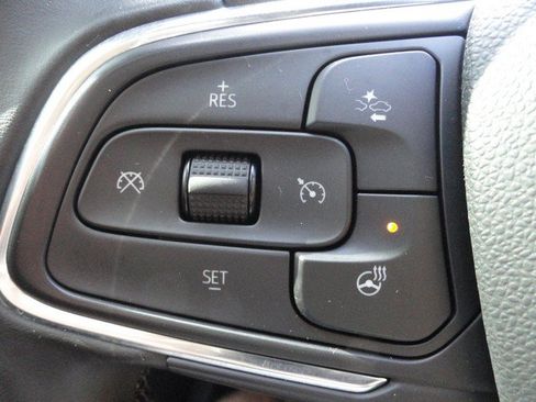 Used 2024 Buick Envista Sport Touring w/ Convenience I Package FWD image 19