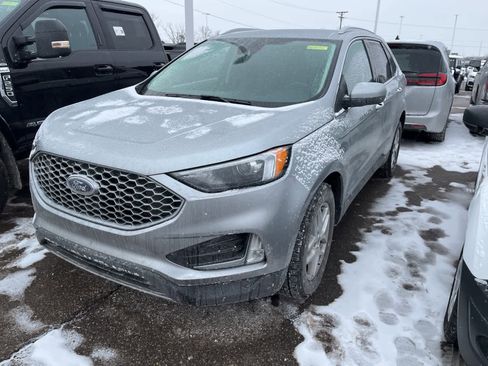Certified 2023 Ford Edge SEL w/ Convenience Package image 2