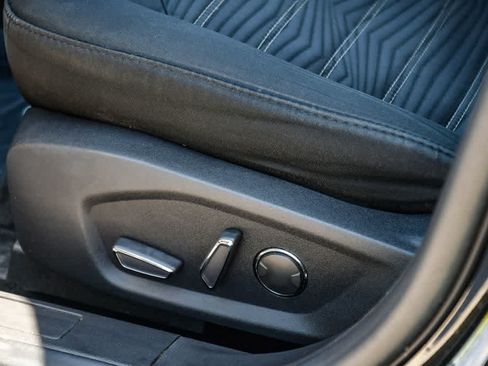 Used 2016 Ford Fusion SE FWD image 25