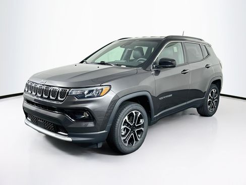 Used 2023 Jeep Compass Limited AWD/4WD image 3