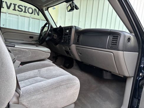 Used 2006 Chevrolet Avalanche Z66 w/ Preferred Equipment Group RWD image 13