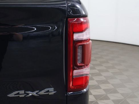 Used 2022 RAM 1500 Limited w/ Body-Colour Bumper Group AWD/4WD image 18