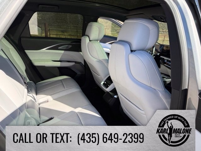 Used 2024 Cadillac Lyriq Luxury AWD/4WD image 35