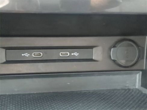 Certified 2021 Volkswagen Tiguan S image 21