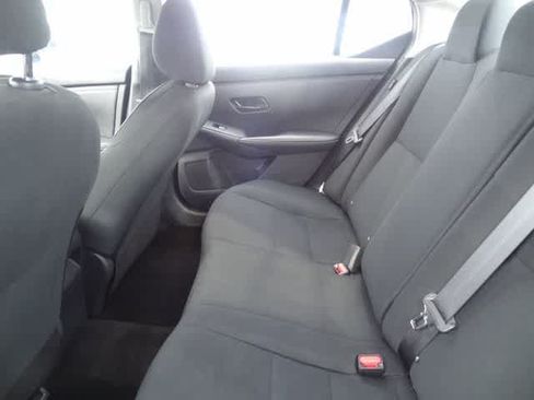 Used 2024 Nissan Sentra S FWD image 9
