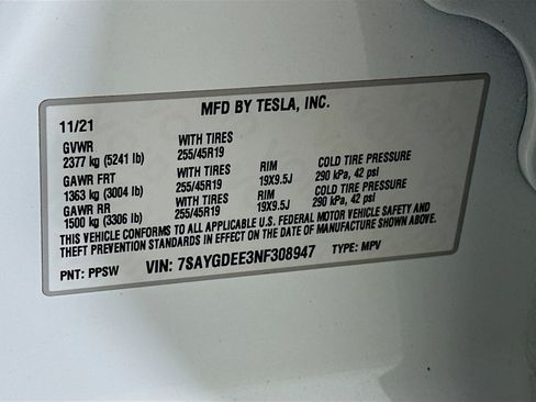 Used 2022 Tesla Model Y Long Range image 12