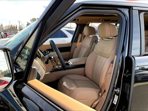 New 2025 Land Rover Range Rover Long Wheelbase SE AWD/4WD image 11
