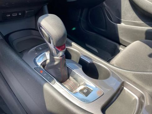 Used 2025 Chevrolet Malibu RS FWD image 14