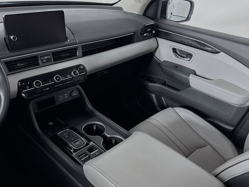 Certified 2024 Honda Pilot Elite image 25