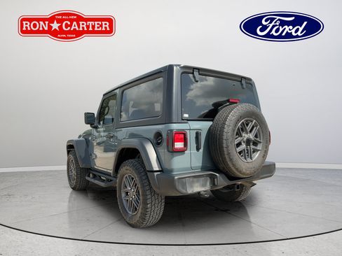 Used 2025 Jeep Wrangler Sport AWD/4WD image 4